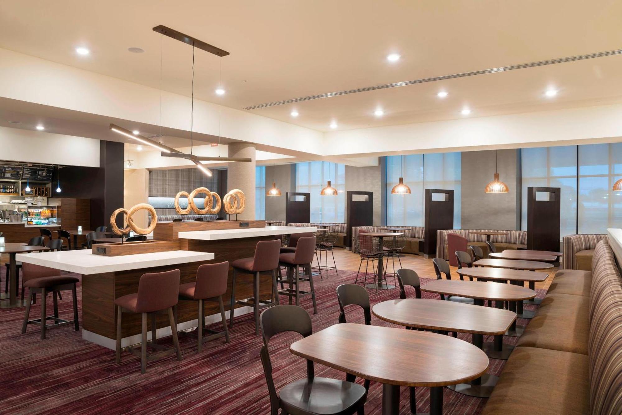 Courtyard By Marriott Mt. Pleasant At Central Michigan University Mount Pleasant Exterior photo